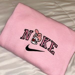- Melody embroidered design Crewneck 💖